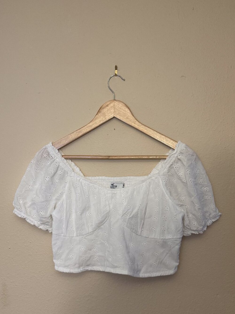 Hollister Eyelet Puff Sleeve Crop Top - Size Medium